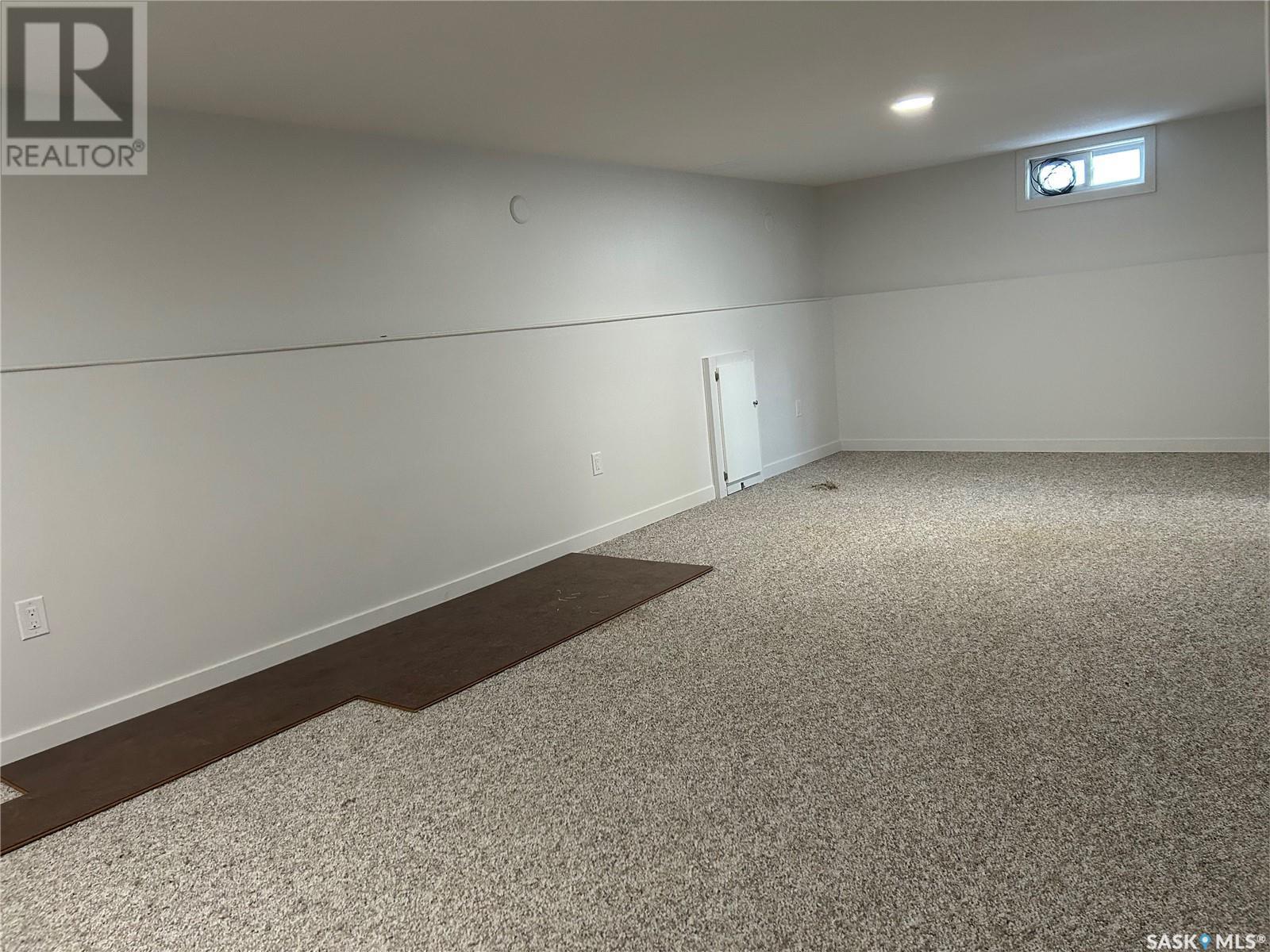 208 Central Street W, Warman, Saskatchewan  S0K 0A1 - Photo 6 - SK000043
