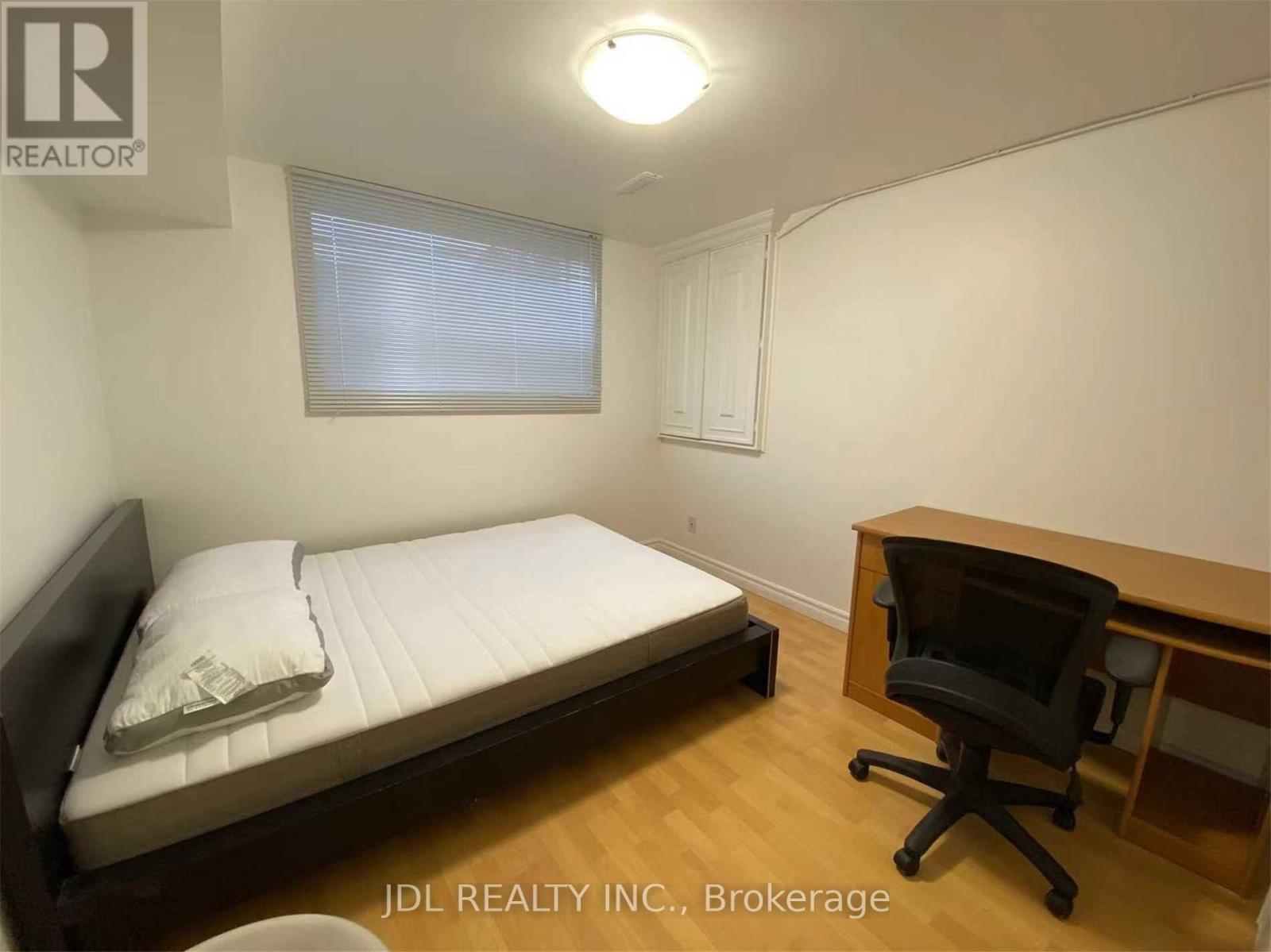 Lower - 857 Westlock Road, Mississauga, Ontario  L5C 1K7 - Photo 5 - W12085231
