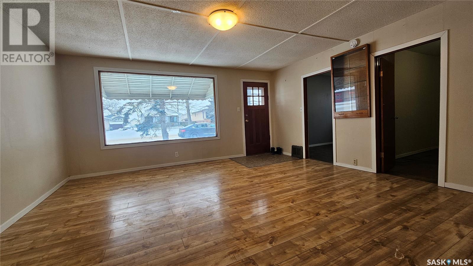 217 9th Avenue Nw, Swift Current, Saskatchewan  S9H 1A6 - Photo 2 - SK990772