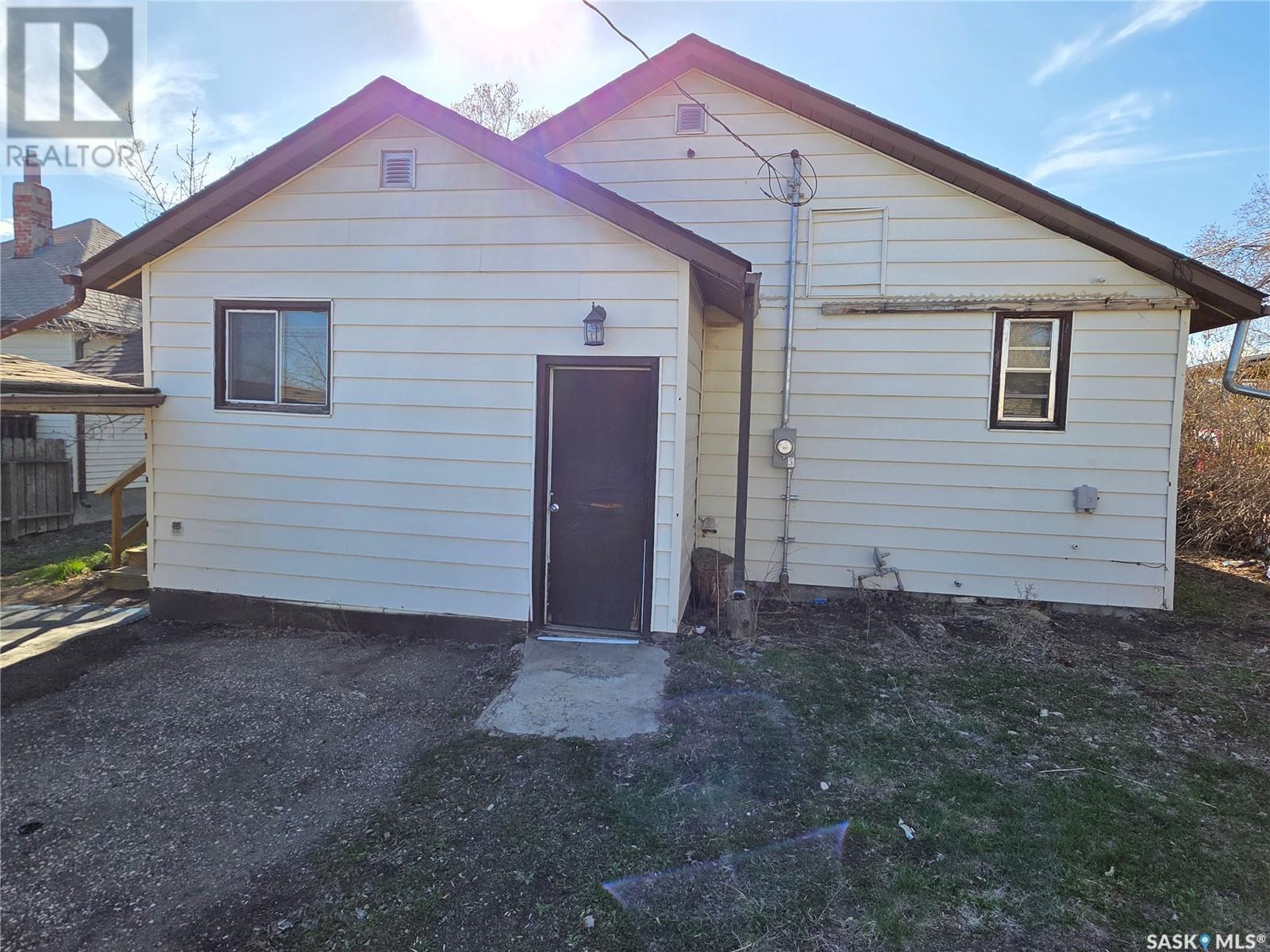 217 9th Avenue Nw, Swift Current, Saskatchewan  S9H 1A6 - Photo 33 - SK990772