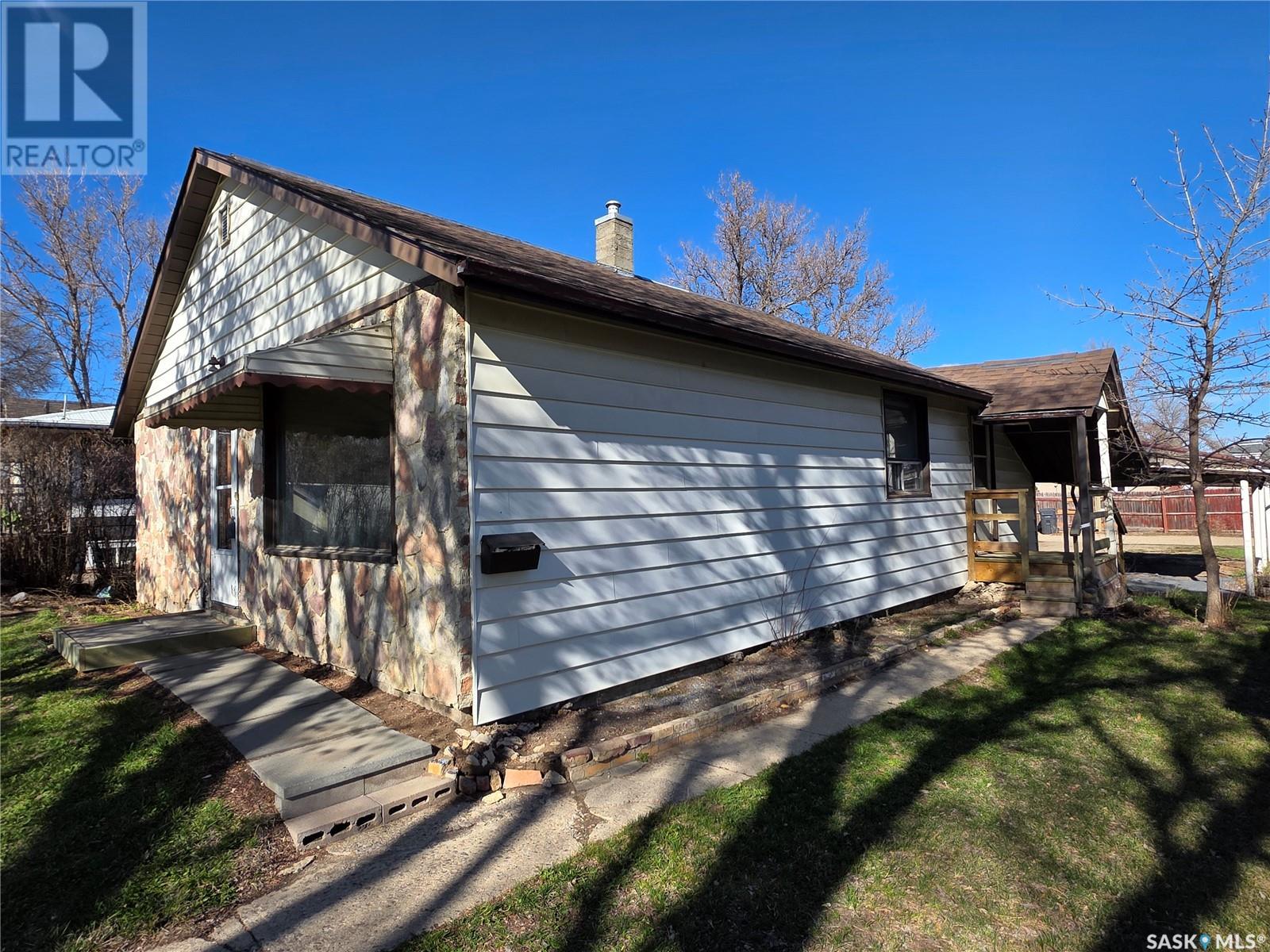 217 9th Avenue Nw, Swift Current, Saskatchewan  S9H 1A6 - Photo 37 - SK990772