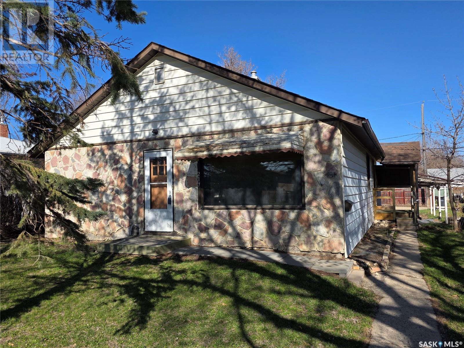217 9th Avenue Nw, Swift Current, Saskatchewan  S9H 1A6 - Photo 32 - SK990772