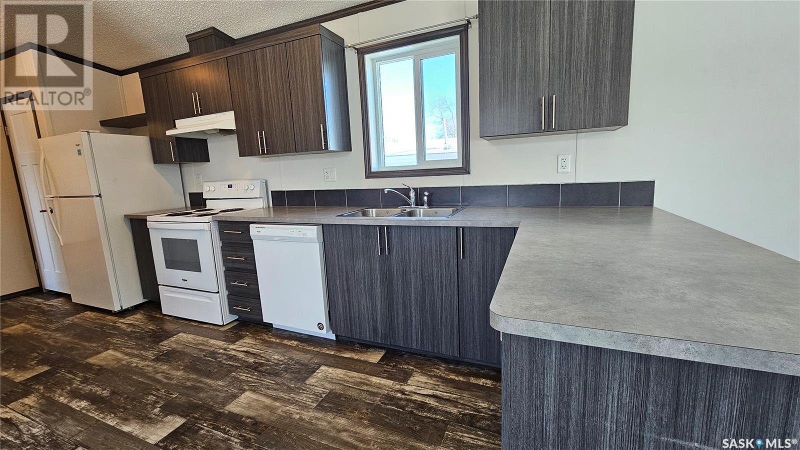 21 Prairie Sun Court, Swift Current, Saskatchewan  S9H 3X6 - Photo 3 - SK996593