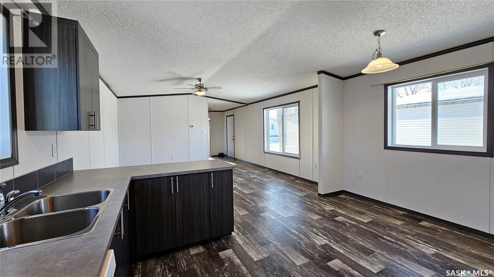 21 Prairie Sun Court, Swift Current, Saskatchewan  S9H 3X6 - Photo 6 - SK996593