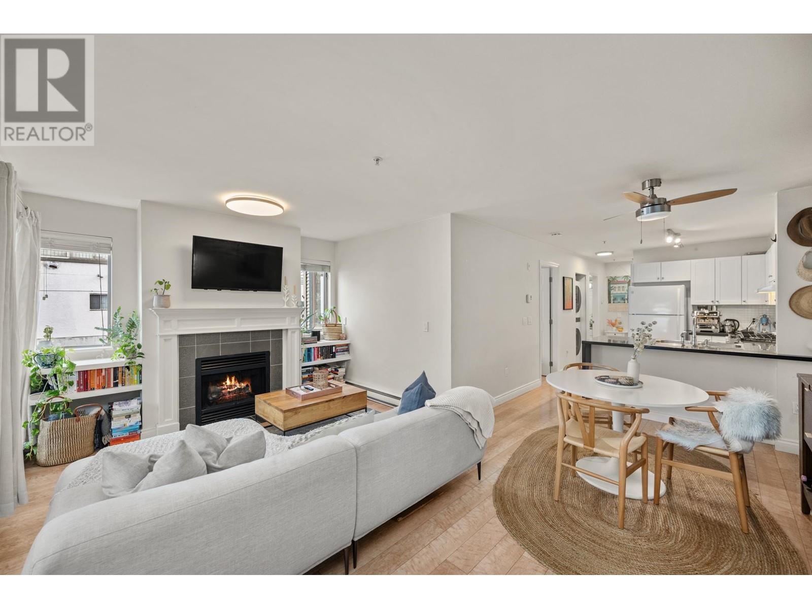 206 688 E 16TH AVENUE, Vancouver, British Columbia