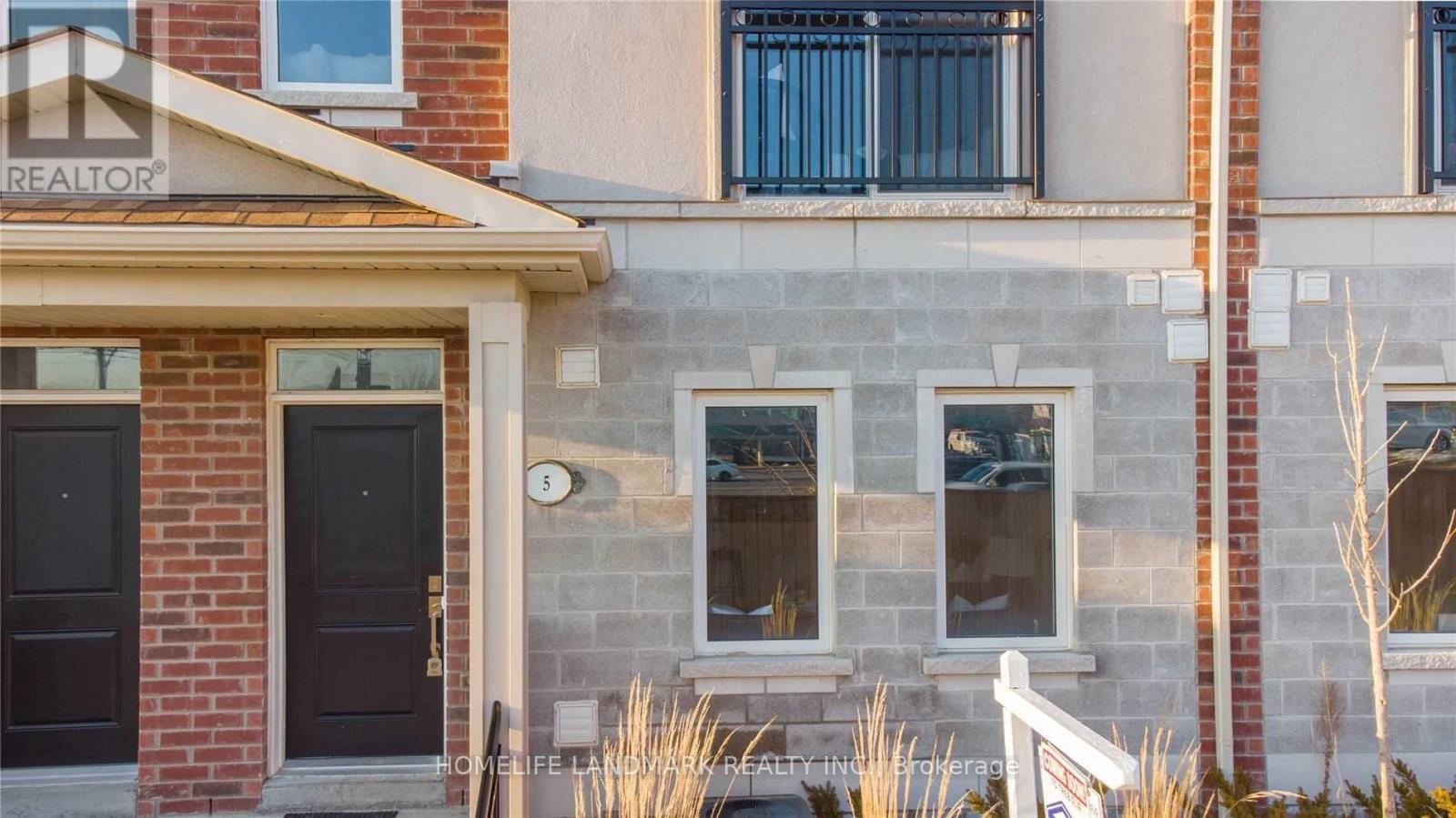 Property at 5 - 1020 DUNSLEY WAY image 3