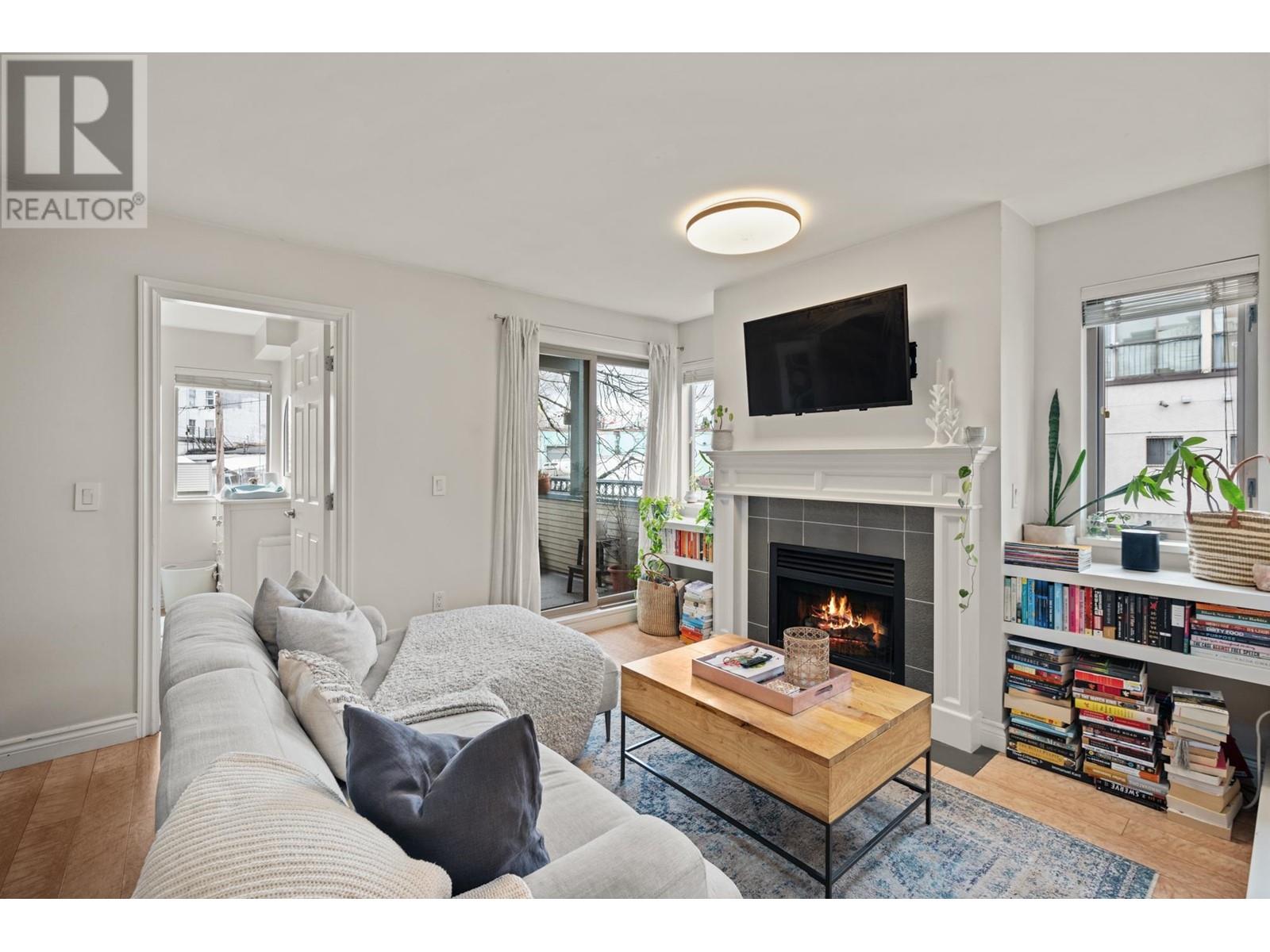 Listing Picture 8 of 33 : 206 688 E 16TH AVENUE, Vancouver / 溫哥華 - 魯藝地產 Yvonne Lu Group - MLS Medallion Club Member