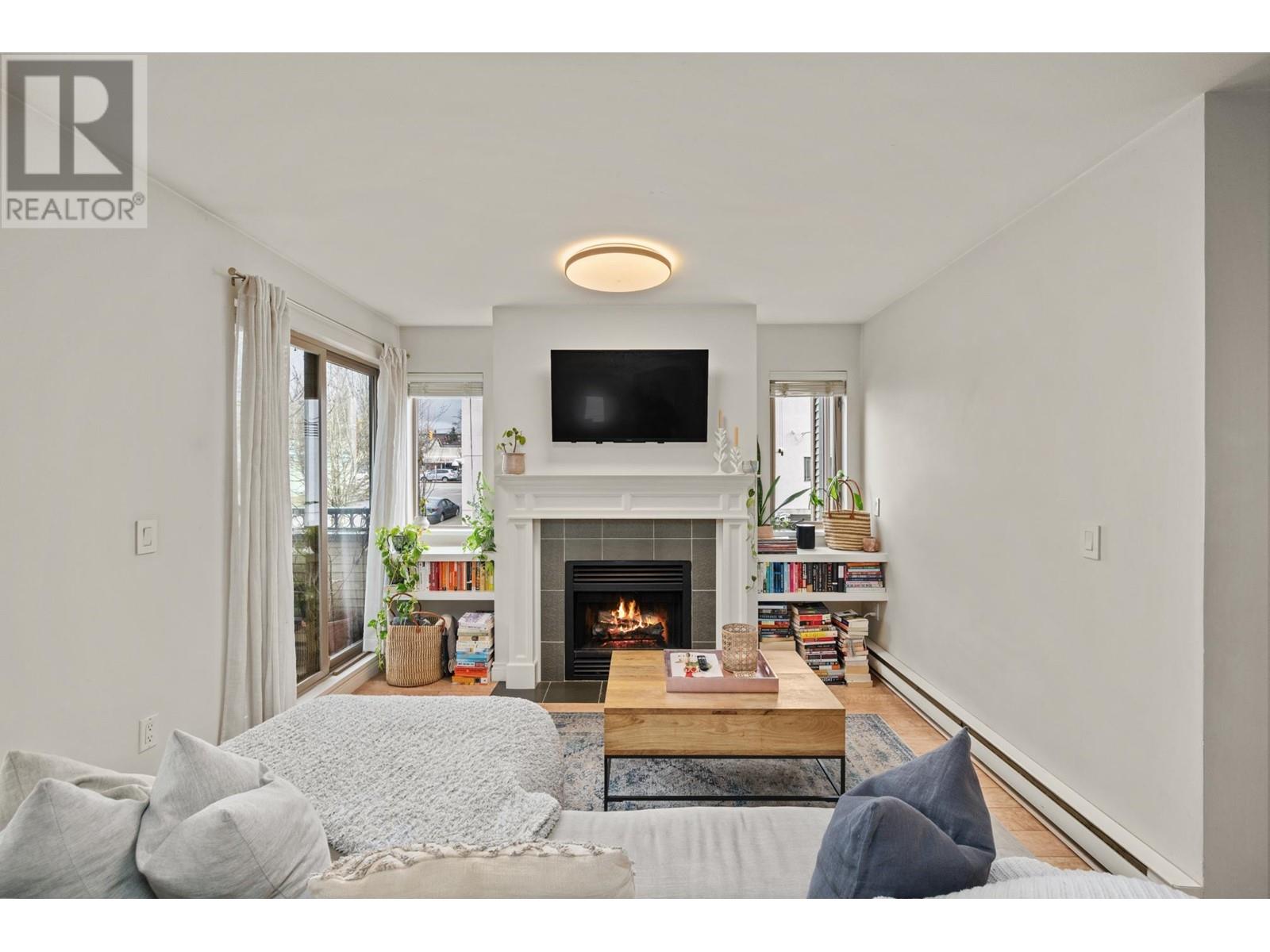 Listing Picture 9 of 33 : 206 688 E 16TH AVENUE, Vancouver / 溫哥華 - 魯藝地產 Yvonne Lu Group - MLS Medallion Club Member