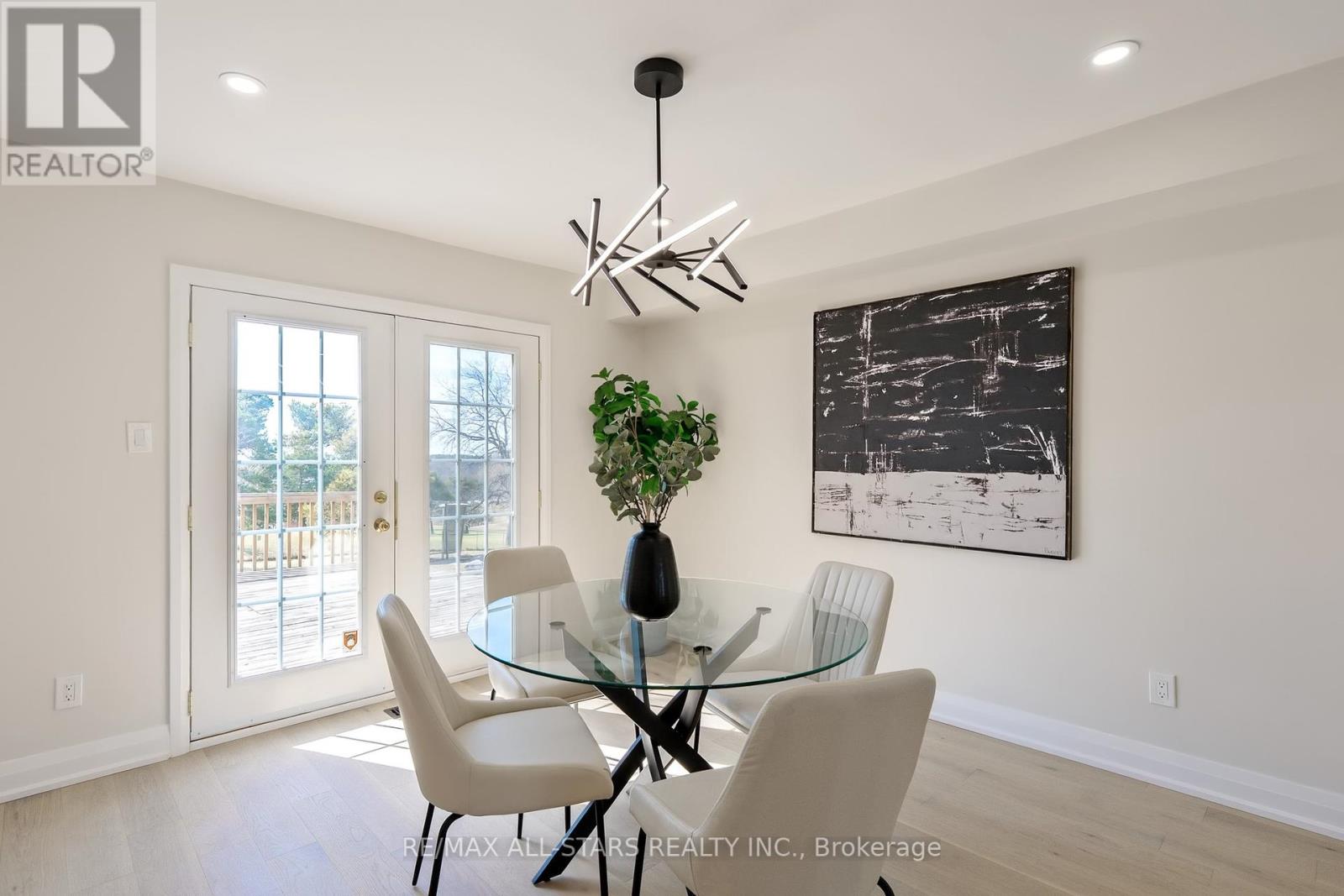 Property at 19 SLEEPY HOLLOW LANE image 4