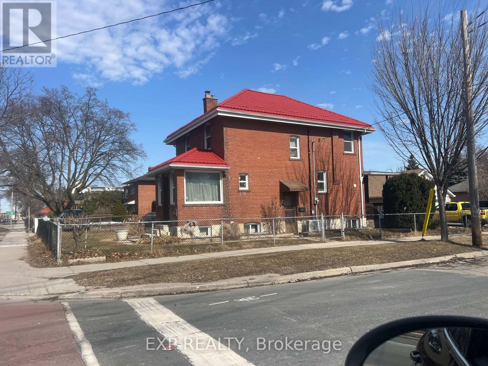 Property at 655 BROWNS LINE image 3
