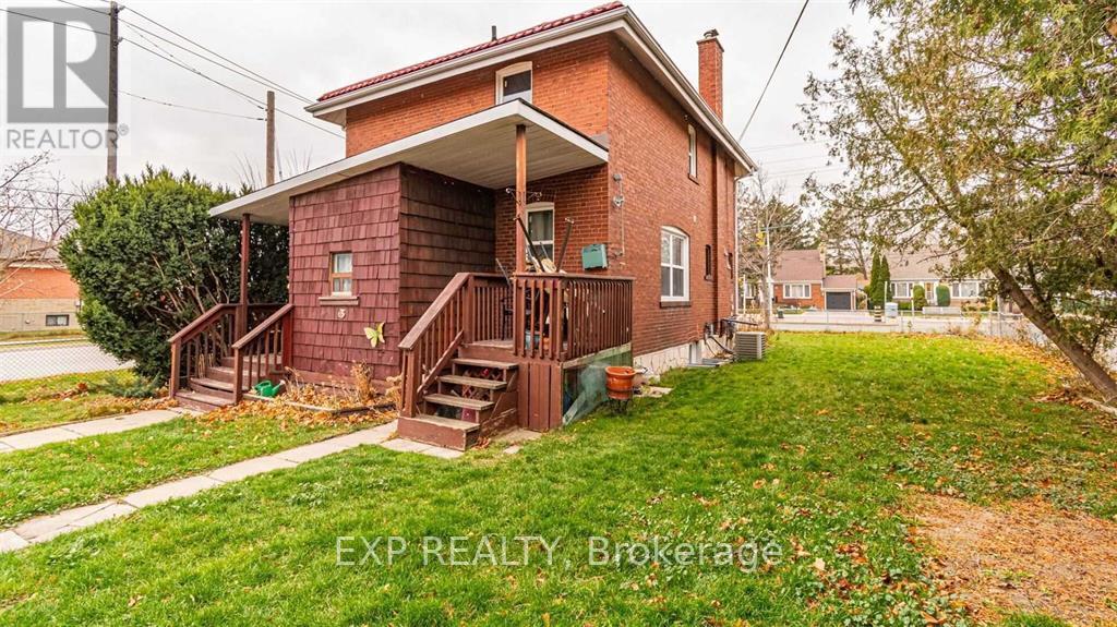 Property at 655 BROWNS LINE image 4