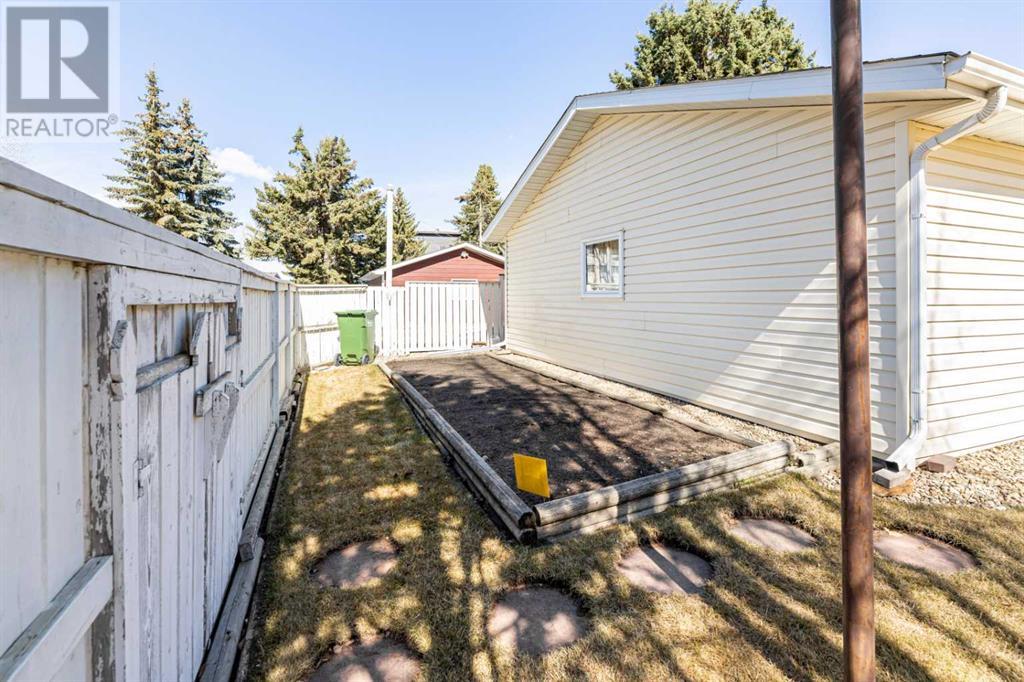 455 Barrett Drive, Red Deer, Alberta  T4R 1M2 - Photo 18 - A2204202