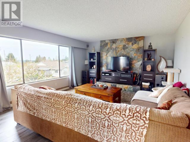 Property at 3433 SELKIRK AVE image 2