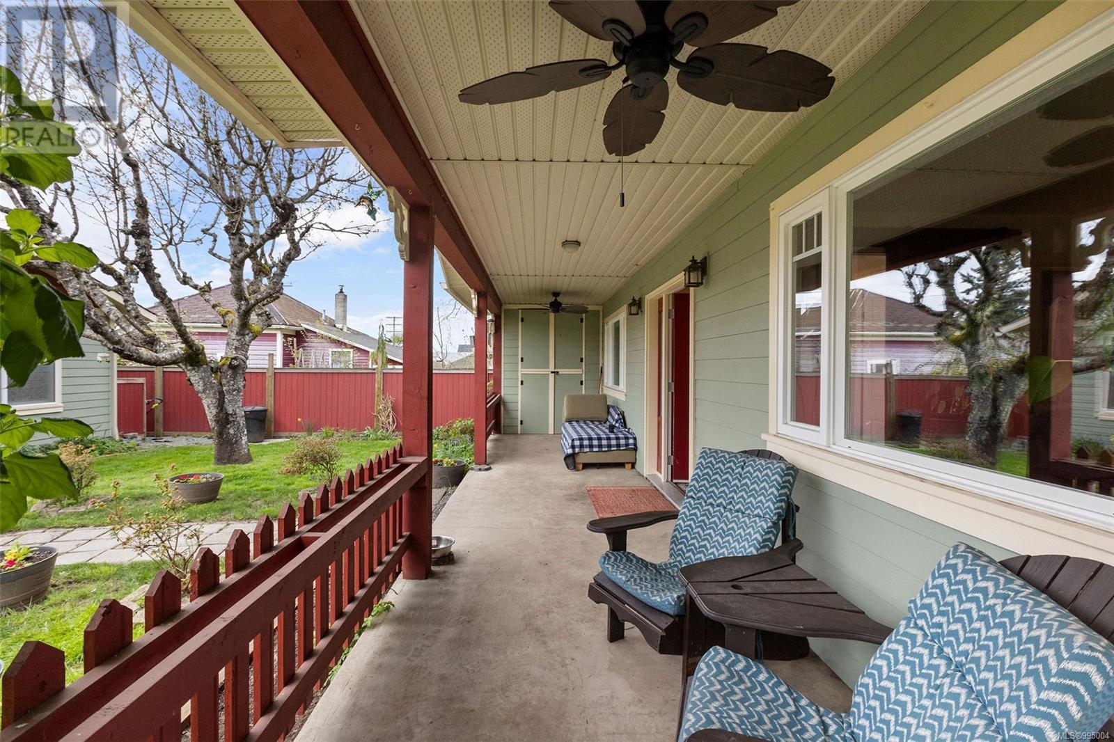 Property at 9913 Maple St image 4