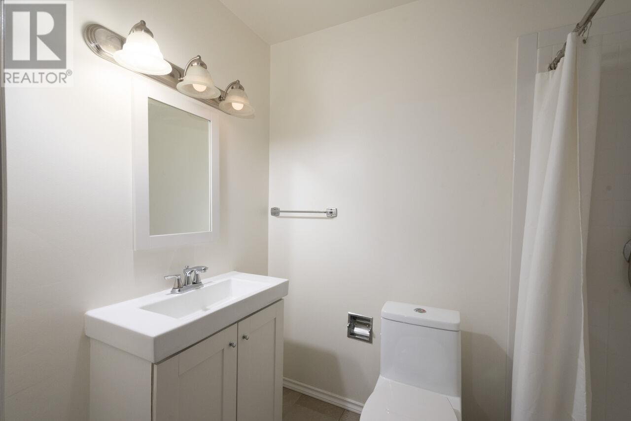 908 Clipper Place, Bowen Island, British Columbia  V0N 1G2 - Photo 11 - R2978224