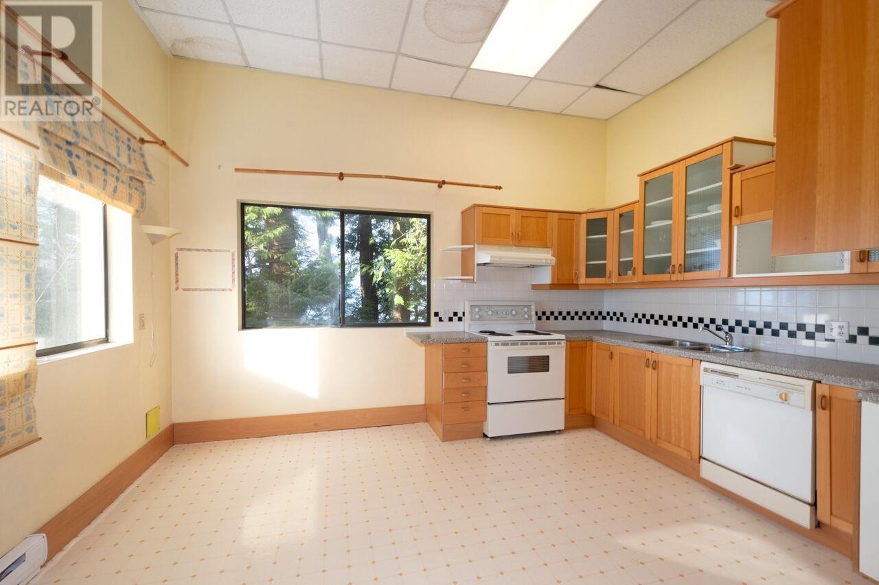 908 Clipper Place, Bowen Island, British Columbia  V0N 1G2 - Photo 8 - R2978224