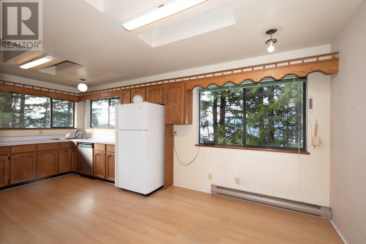 908 Clipper Place, Bowen Island, British Columbia  V0N 1G2 - Photo 9 - R2978224