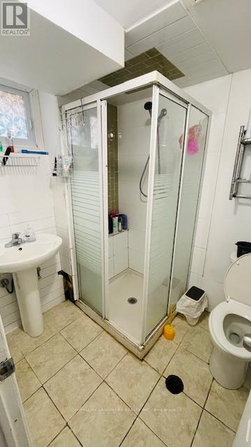 336 Batavia Place, Waterloo, Ontario  N2L 3W2 - Photo 10 - X12085282