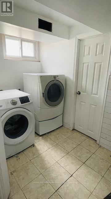 336 Batavia Place, Waterloo, Ontario  N2L 3W2 - Photo 8 - X12085282