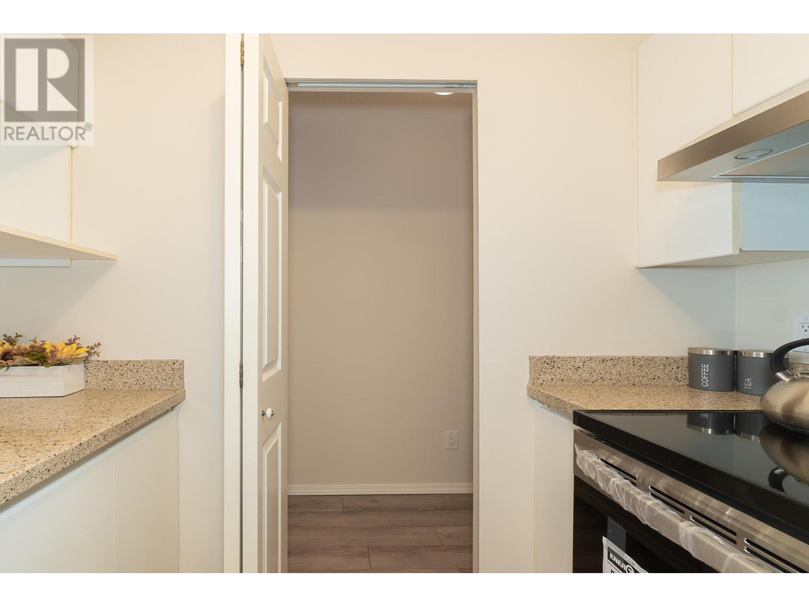Listing Picture 7 of 30 : 908 5189 GASTON STREET, Vancouver / 溫哥華 - 魯藝地產 Yvonne Lu Group - MLS Medallion Club Member