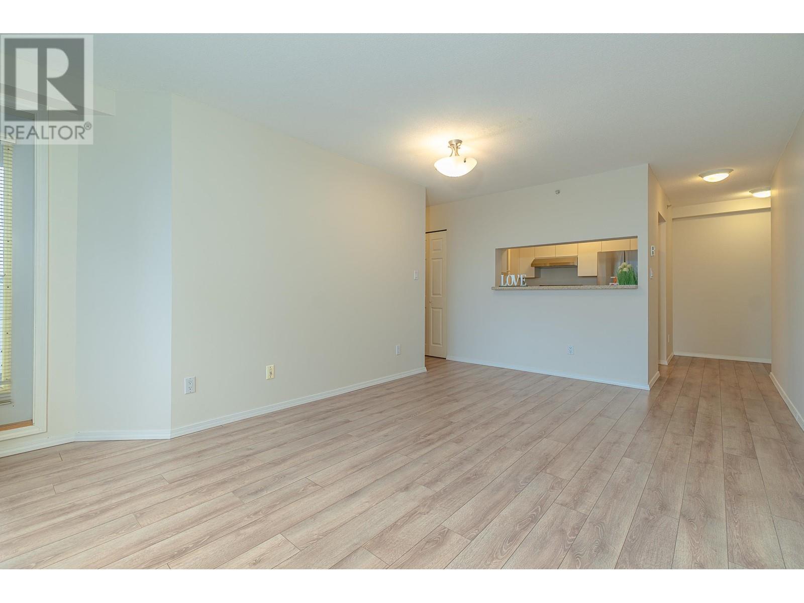 Listing Picture 12 of 30 : 908 5189 GASTON STREET, Vancouver / 溫哥華 - 魯藝地產 Yvonne Lu Group - MLS Medallion Club Member