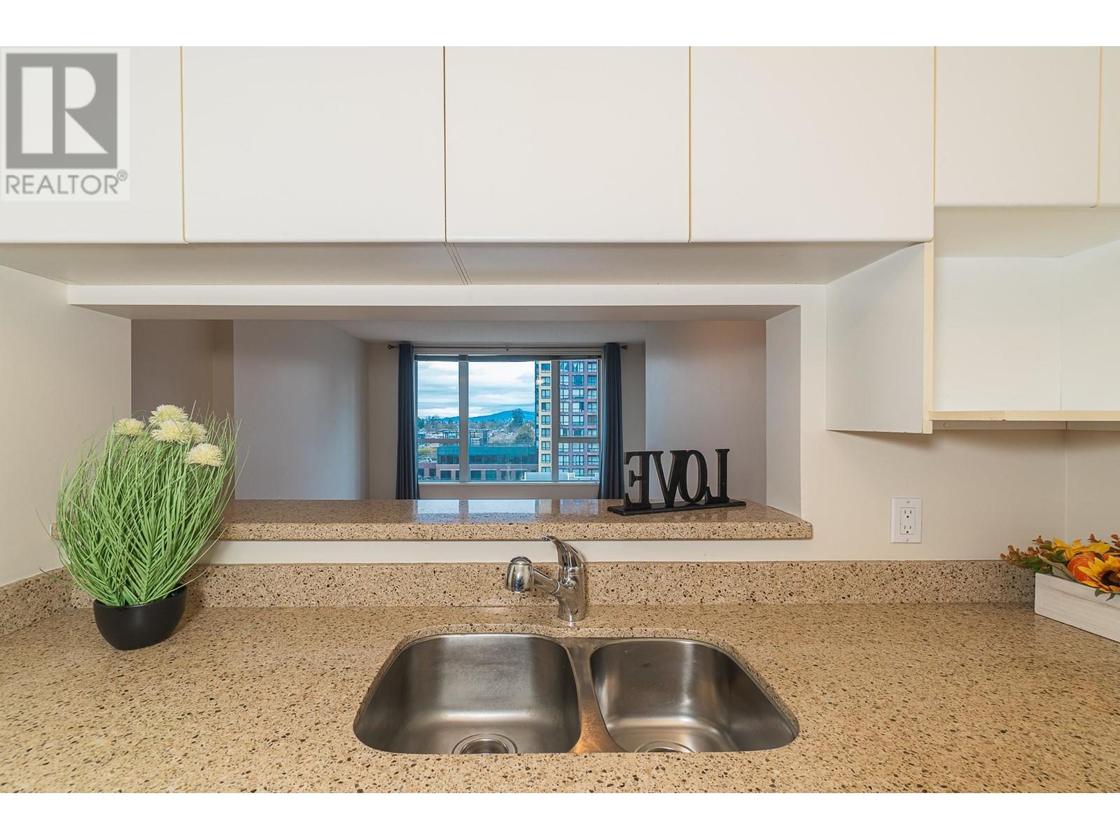Listing Picture 8 of 30 : 908 5189 GASTON STREET, Vancouver / 溫哥華 - 魯藝地產 Yvonne Lu Group - MLS Medallion Club Member