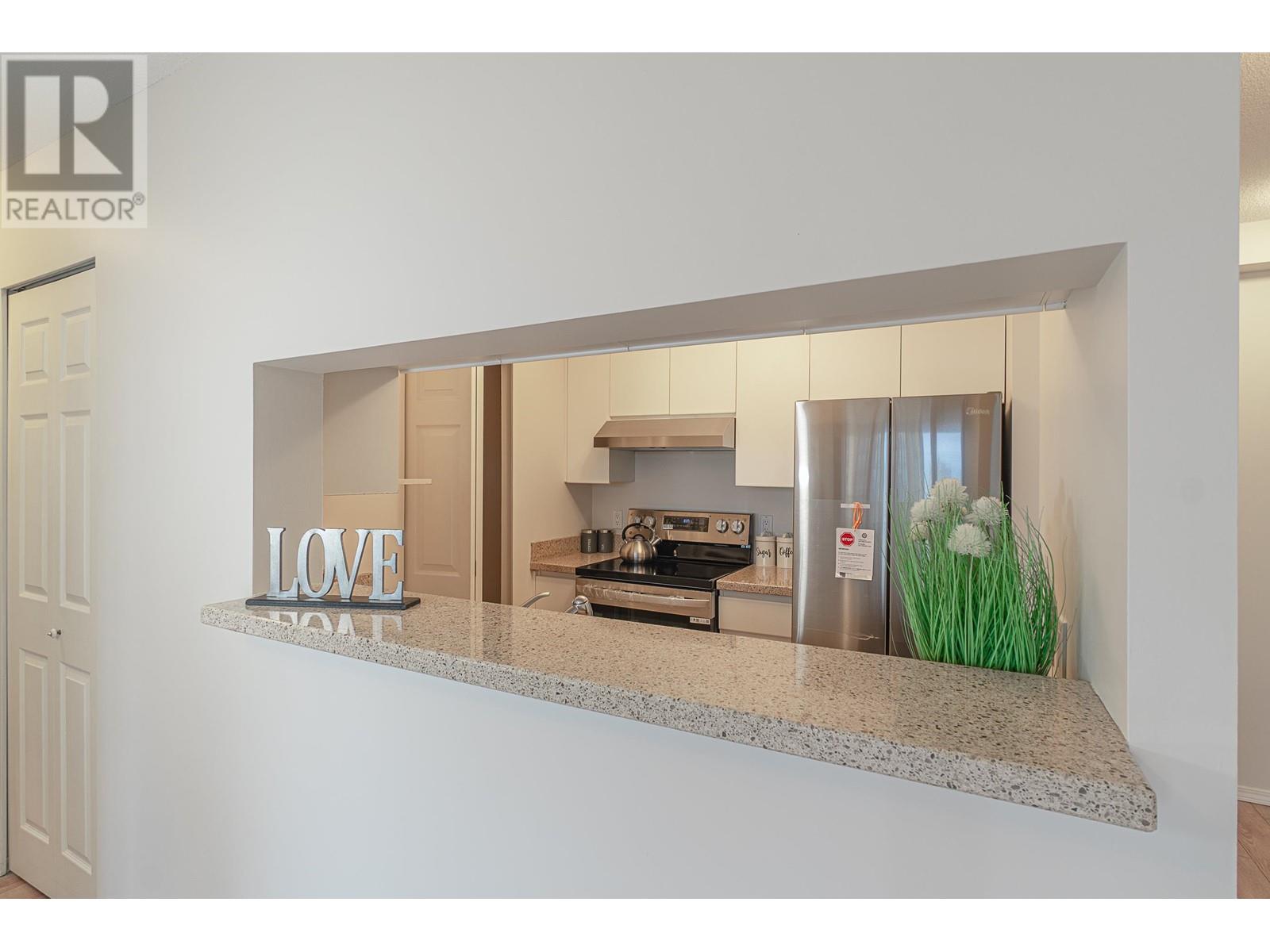 Listing Picture 10 of 30 : 908 5189 GASTON STREET, Vancouver / 溫哥華 - 魯藝地產 Yvonne Lu Group - MLS Medallion Club Member