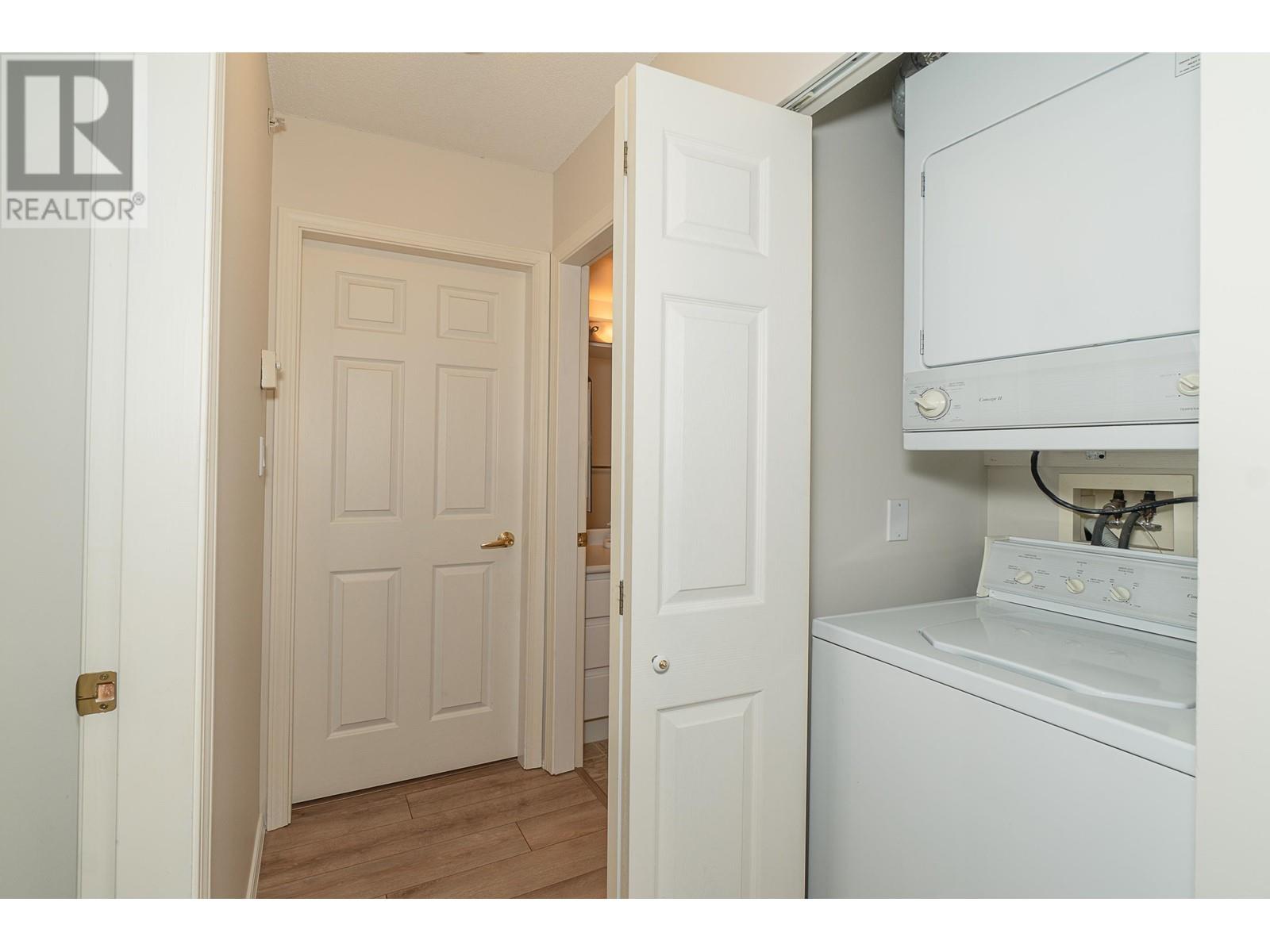 Listing Picture 24 of 30 : 908 5189 GASTON STREET, Vancouver / 溫哥華 - 魯藝地產 Yvonne Lu Group - MLS Medallion Club Member