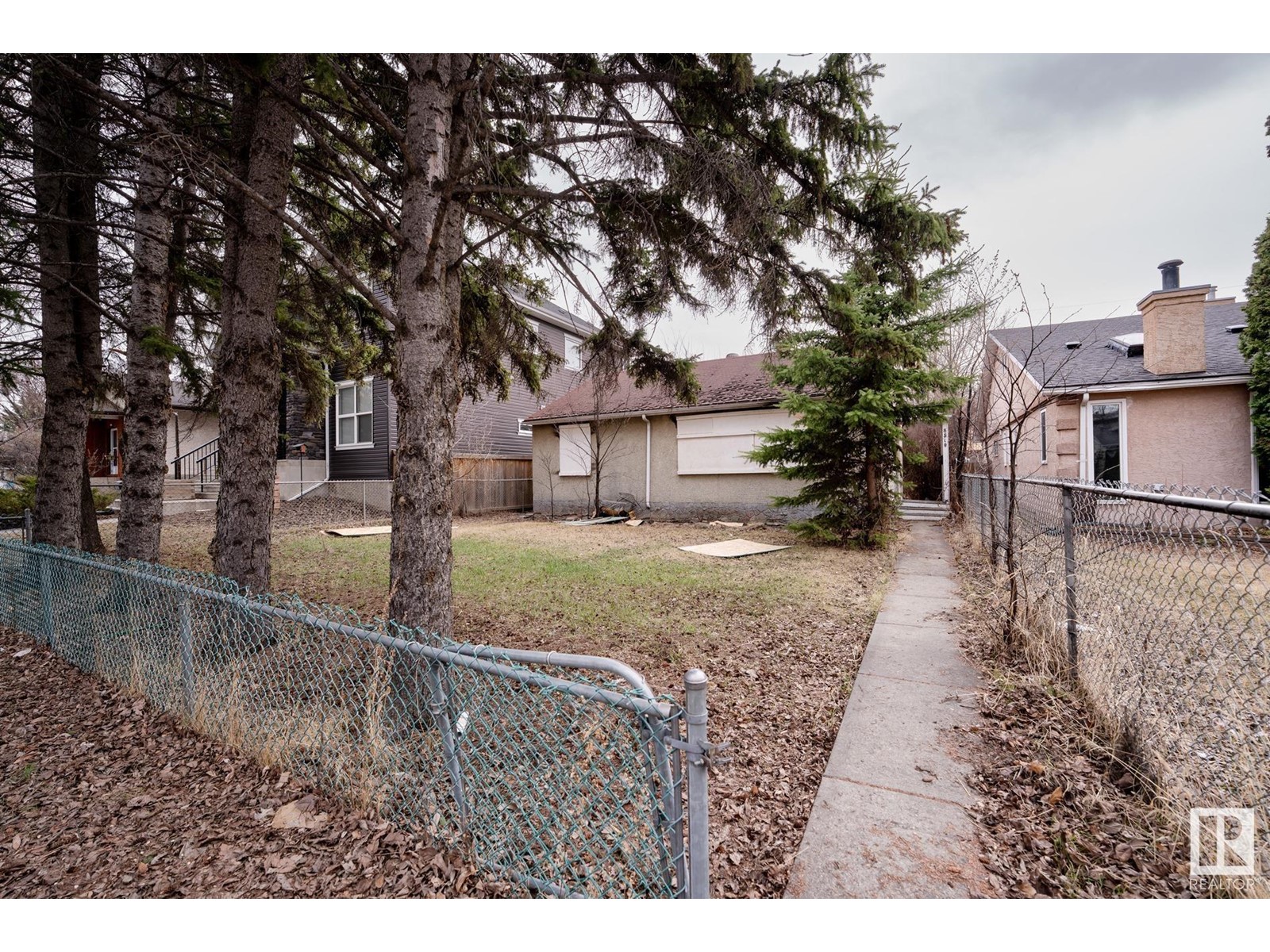 Property at 8519 81 AV NW image 1