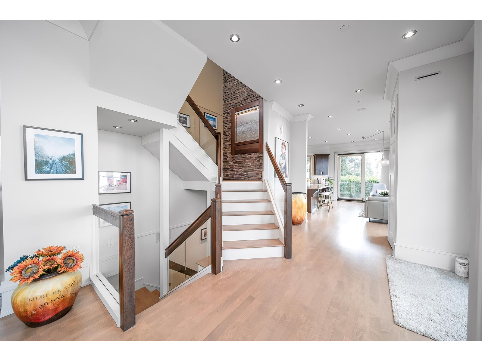 14533 Magdalen Avenue, White Rock, British Columbia  V4B 2X5 - Photo 6 - R2990571