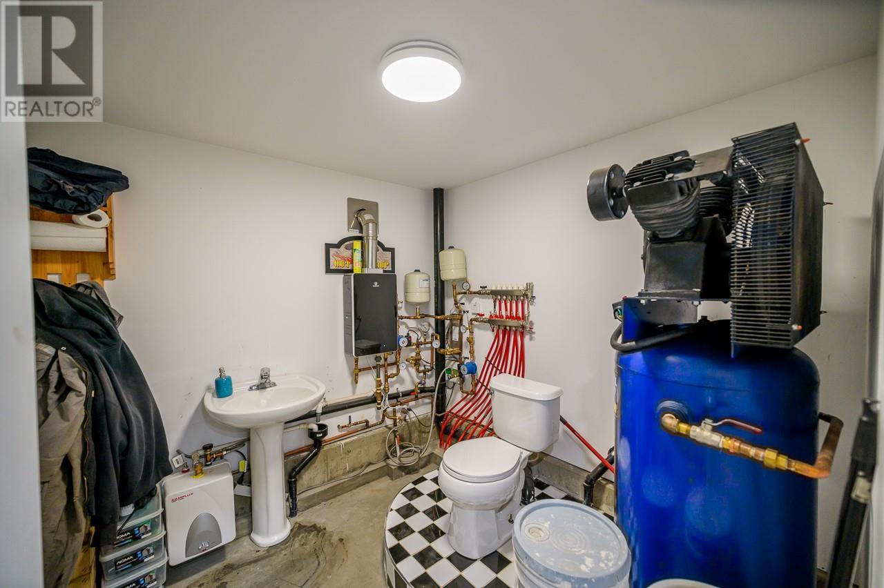 879 Dever Drive, Kamloops, British Columbia  V2B 6P9 - Photo 29 - 10342557
