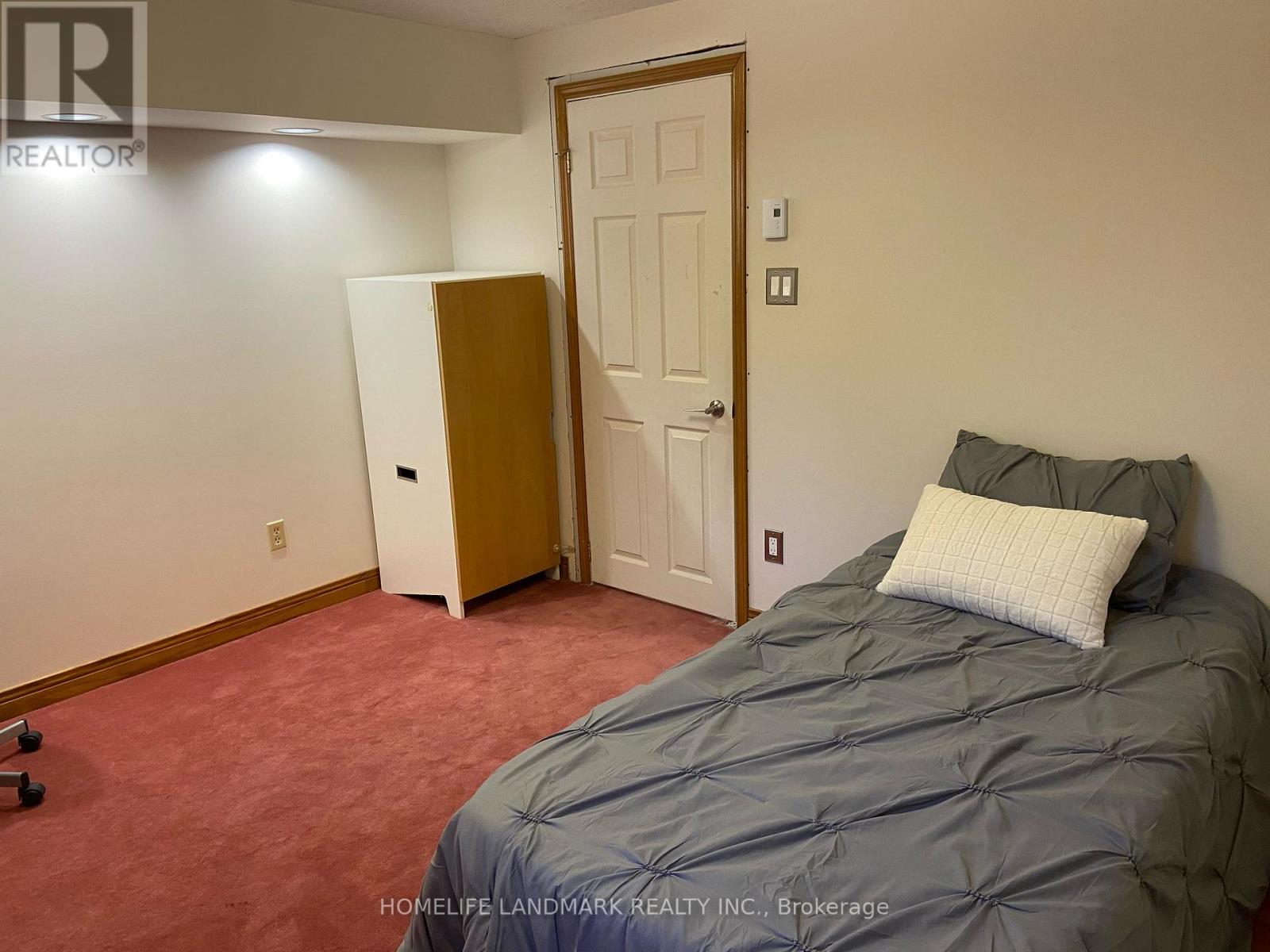 583 Edinburgh Road, Guelph, Ontario  N1G 4G9 - Photo 4 - X12085292