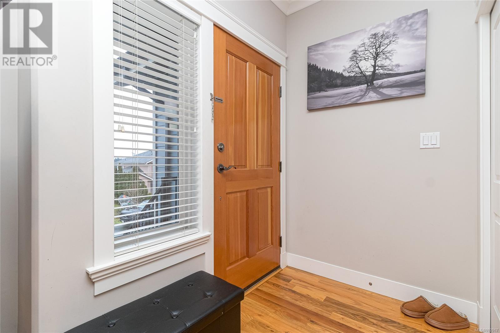 Property at 2154 Kingbird Dr image 5