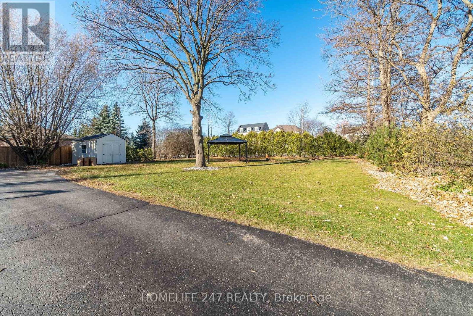 Property at 137 COMMISSIONERS ROAD E image 2