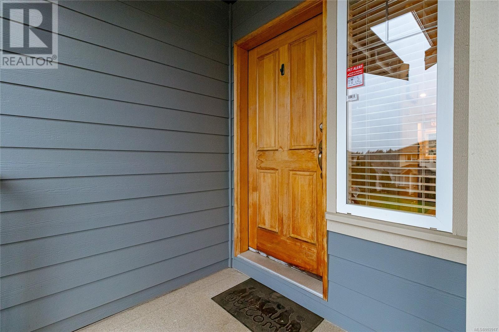 Property at 2154 Kingbird Dr image 4