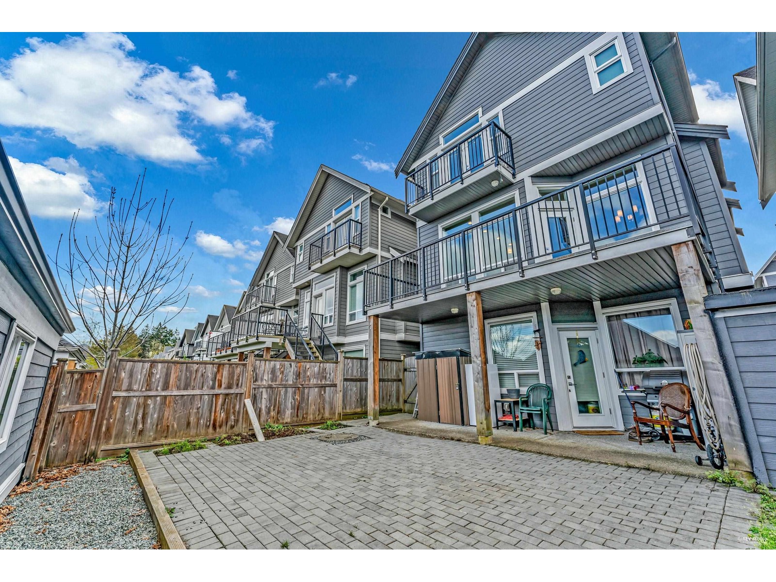 Property at 15855 29A AVENUE image 3