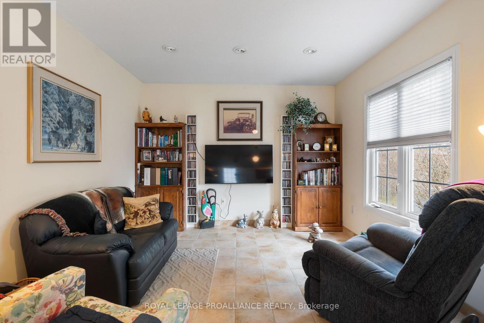 21 LOYALIST PLACE Brockville
