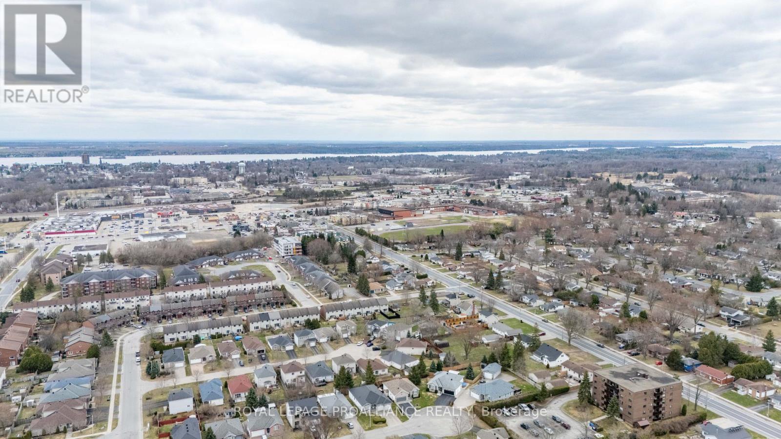 21 LOYALIST PLACE Brockville