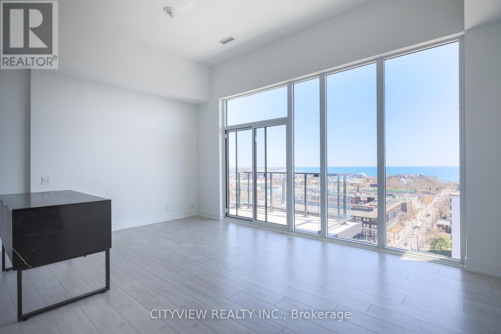 Ph4 - 270 Dufferin Street, Toronto, Ontario  M6K 0H8 - Photo 3 - W12085322
