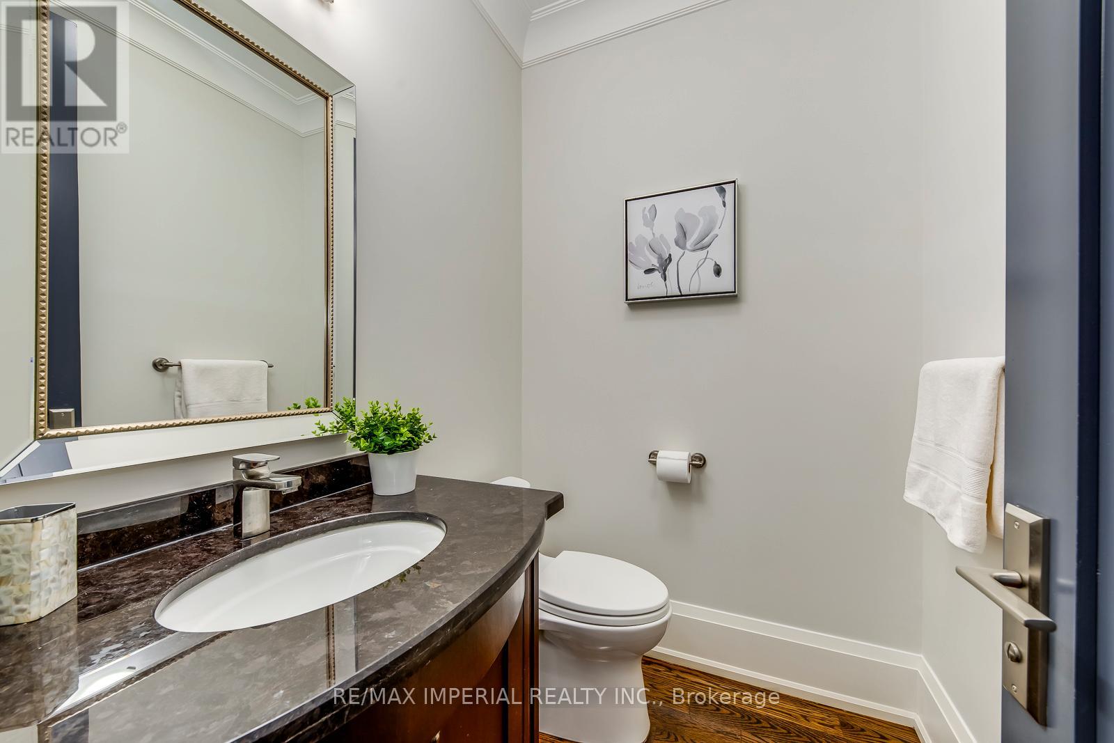 409 Valley Drive, Oakville, Ontario  L6L 4L5 - Photo 20 - W12085337