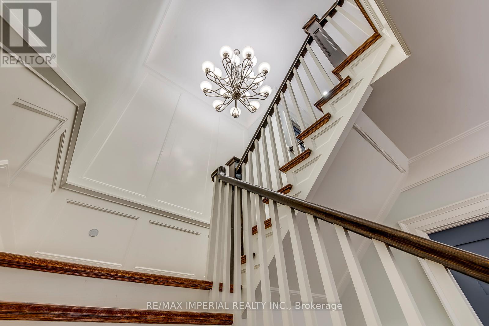409 Valley Drive, Oakville, Ontario  L6L 4L5 - Photo 23 - W12085337