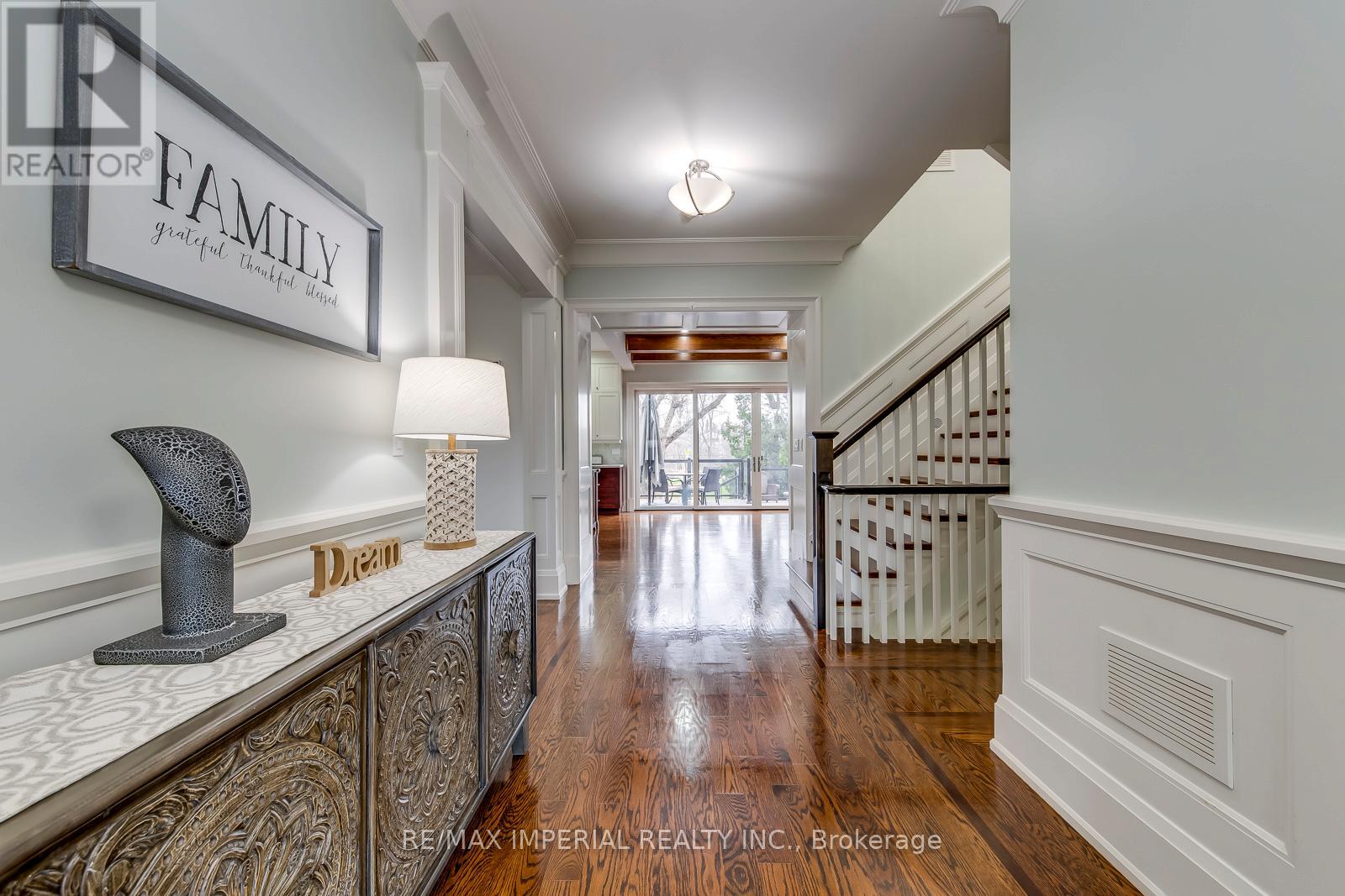409 Valley Drive, Oakville, Ontario  L6L 4L5 - Photo 8 - W12085337