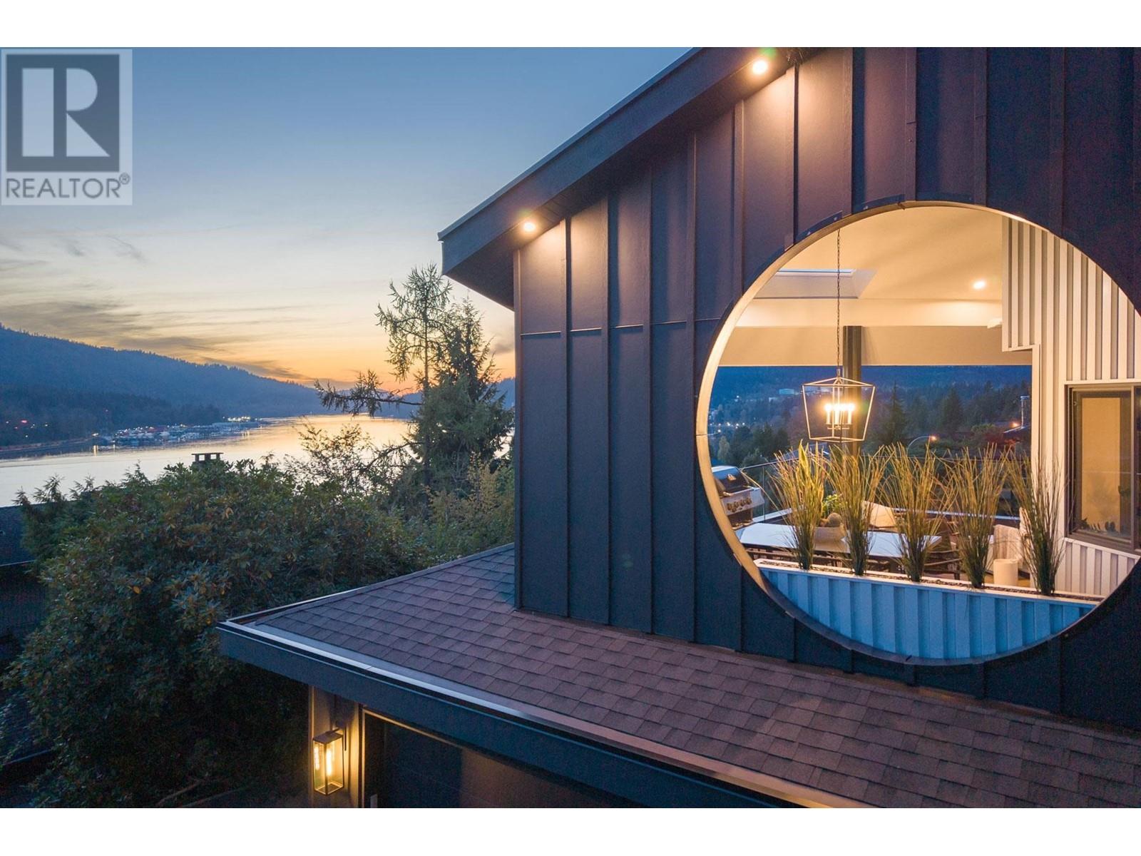 Property at 55 AXFORD BAY image 1