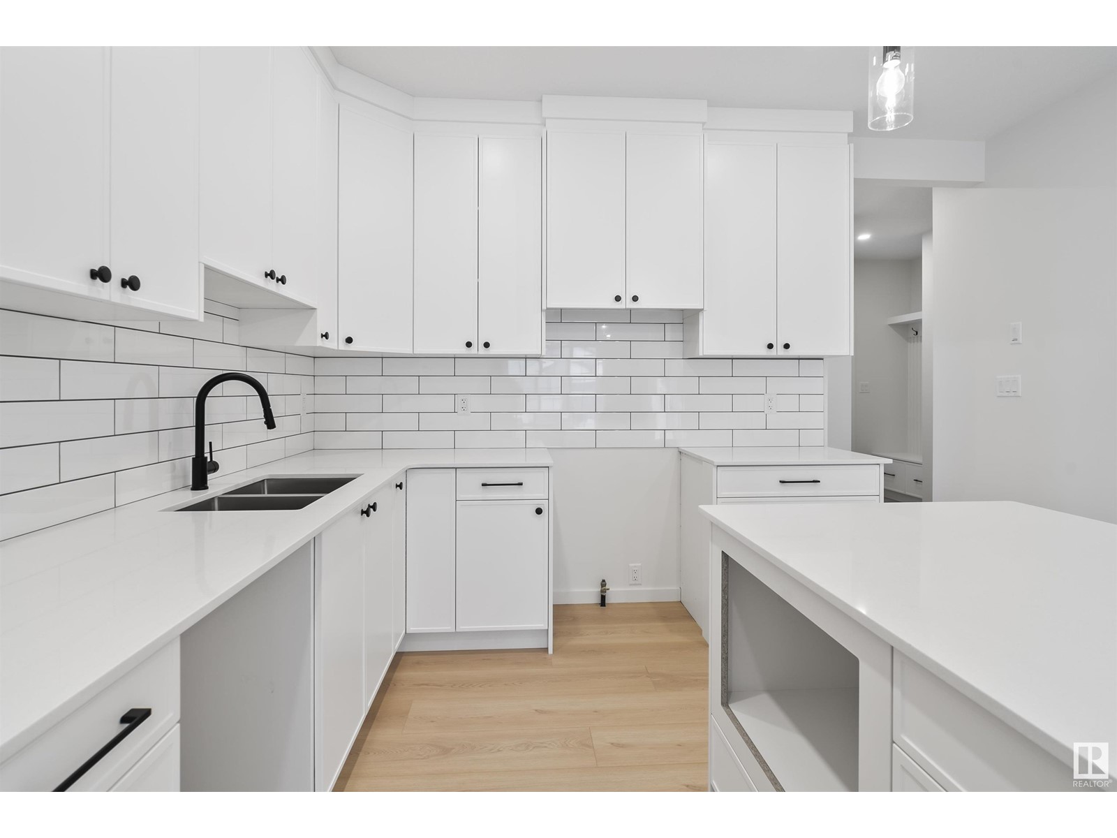 Property at 6403 66 ST image 4