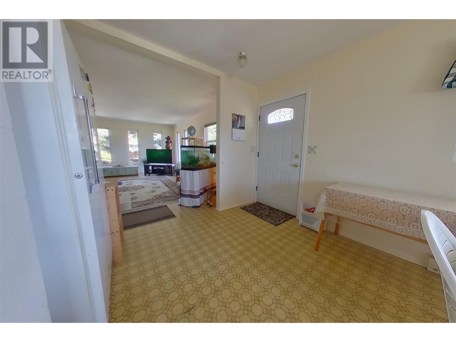 2813 3 Highway, Creston, British Columbia  V0B 1G1 - Photo 5 - 10337648