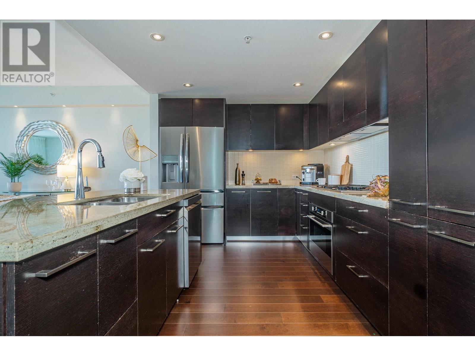 Listing Picture 11 of 33 : 503 6015 IONA DRIVE, Vancouver / 溫哥華 - 魯藝地產 Yvonne Lu Group - MLS Medallion Club Member