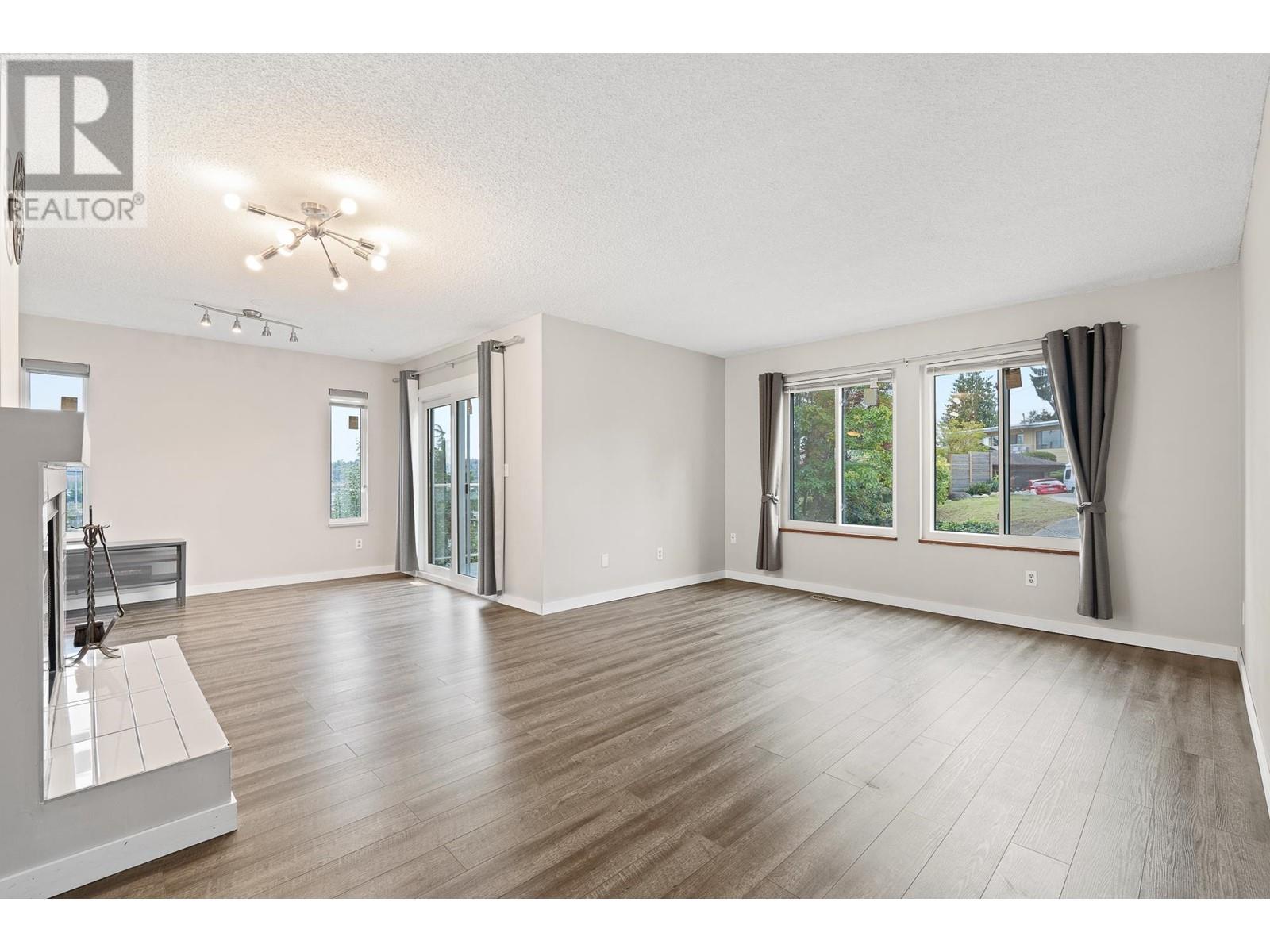 2217 Hillside Avenue, Coquitlam, British Columbia  V3K 1L3 - Photo 8 - R2990116