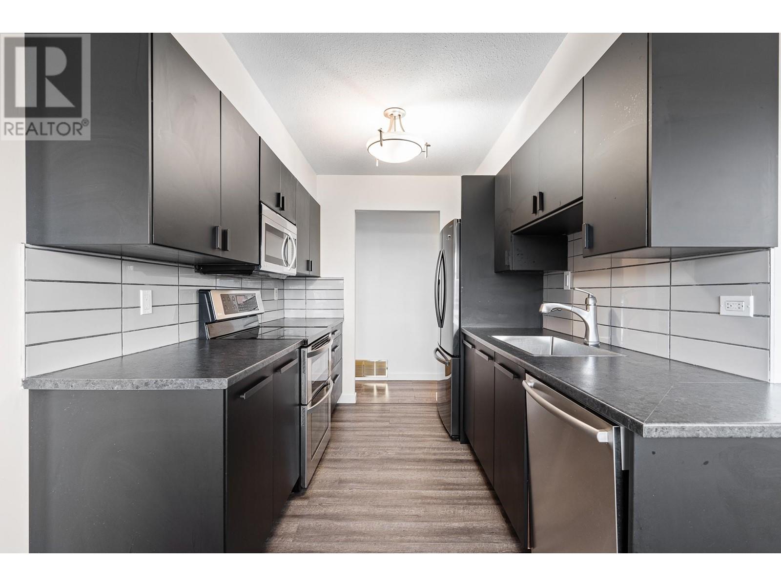 2217 Hillside Avenue, Coquitlam, British Columbia  V3K 1L3 - Photo 19 - R2990116