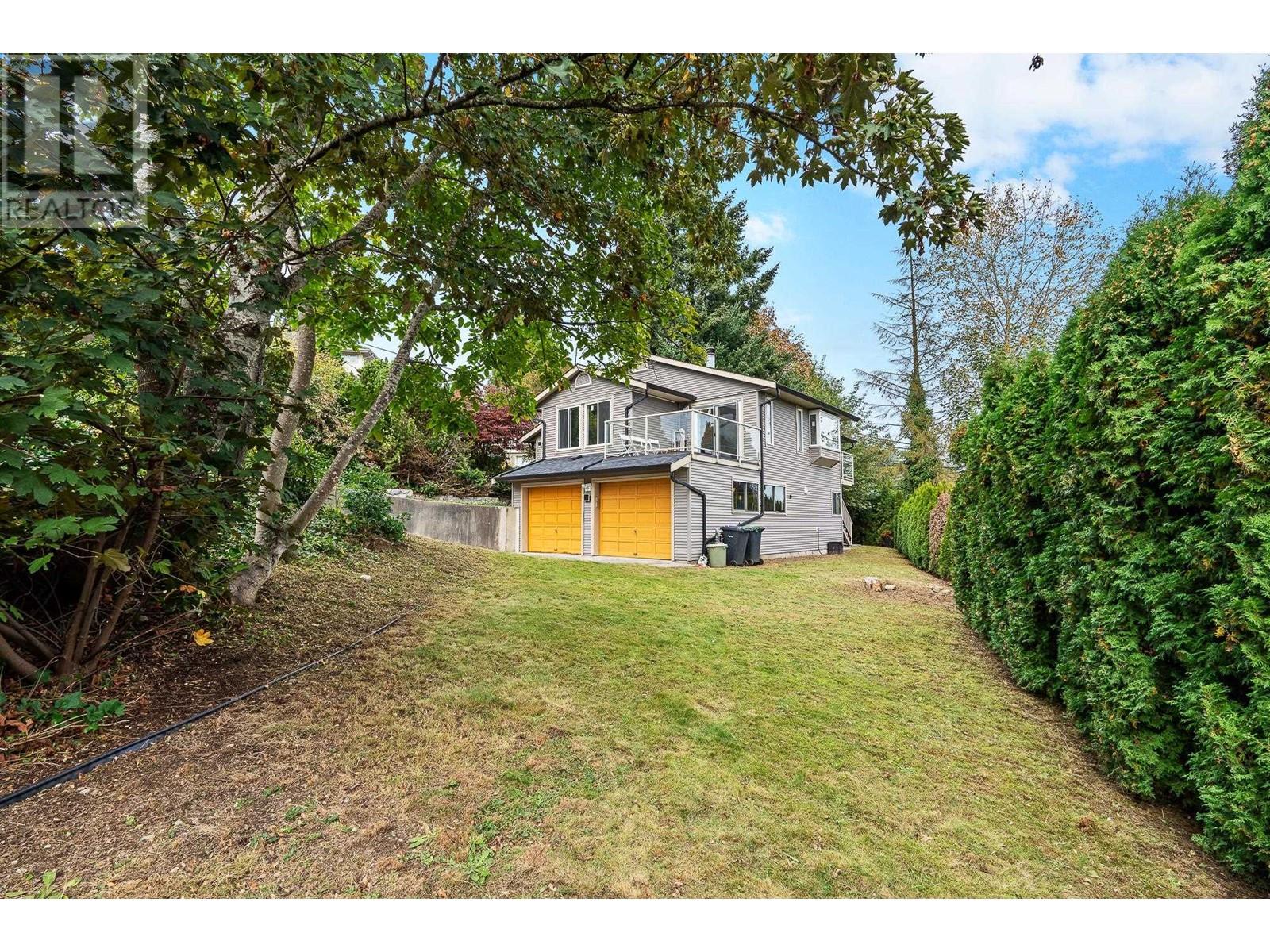 2217 Hillside Avenue, Coquitlam, British Columbia  V3K 1L3 - Photo 4 - R2990116