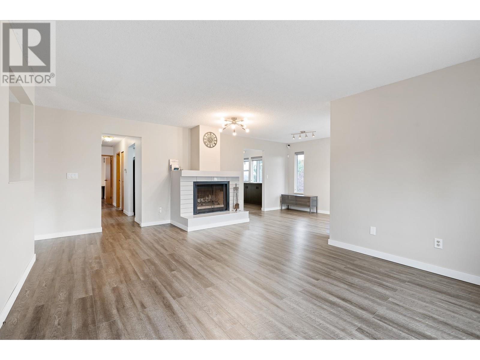 2217 Hillside Avenue, Coquitlam, British Columbia  V3K 1L3 - Photo 9 - R2990116